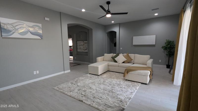 PXL_20250330_233831700