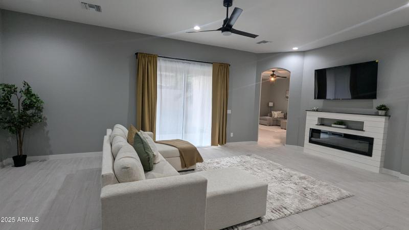 PXL_20250402_201033550