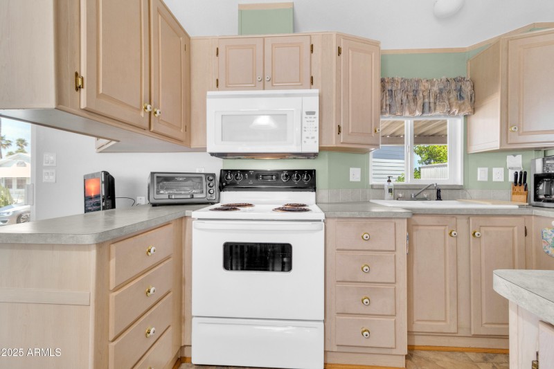 1356 W KIOWA CIR-12
