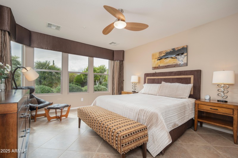 12_Spacious Owner's Retreat