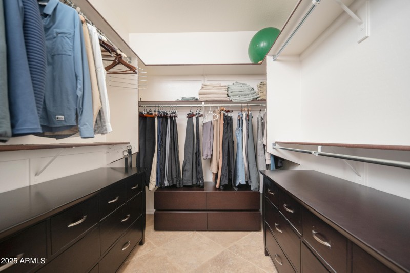 15_Owner's Retreat Walk-in Closet