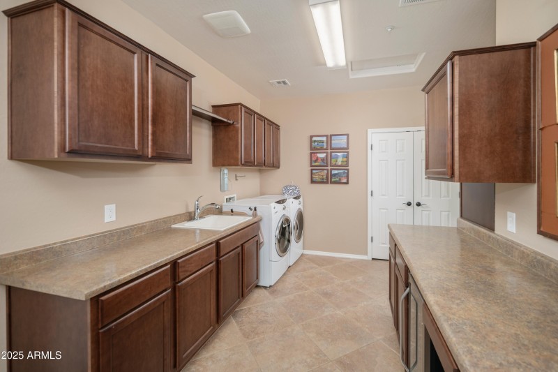 21_Smart Space_Laundry_Pantry, W&D