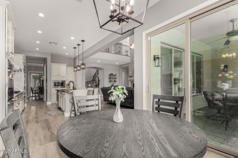 Kitchen/eat in area