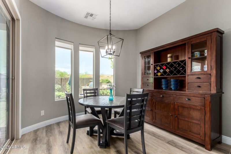 Eat in Kitchen nook