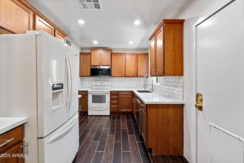 12-Kitchen