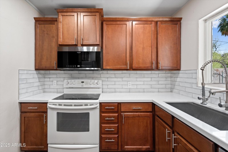 13-Kitchen