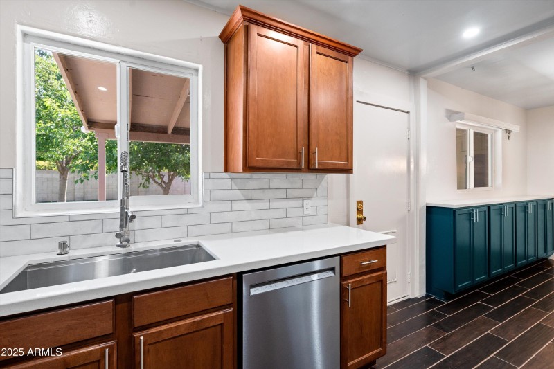 16-Kitchen