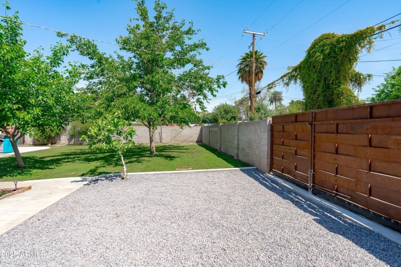 37-RV Gate