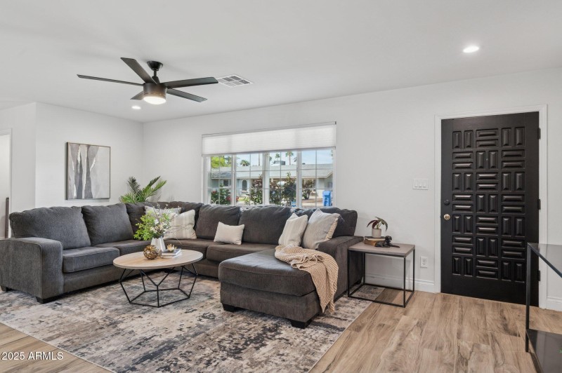 3-web-or-mls-3009-e-whitton-ave