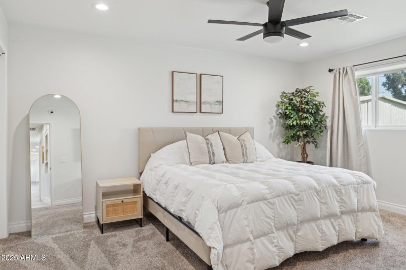 17-web-or-mls-3009-e-whitton-ave