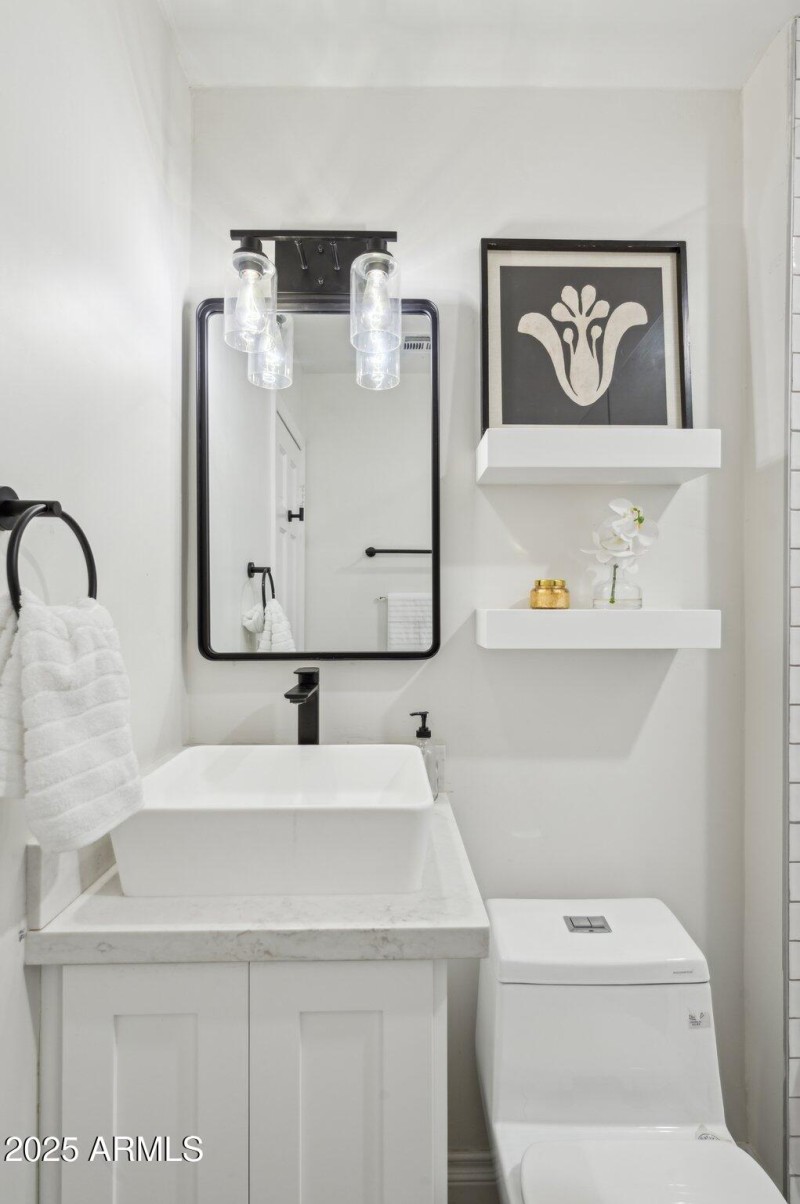 28-web-or-mls-3009-e-whitton-ave