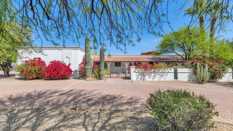 4726 E Sierra Vista Dr