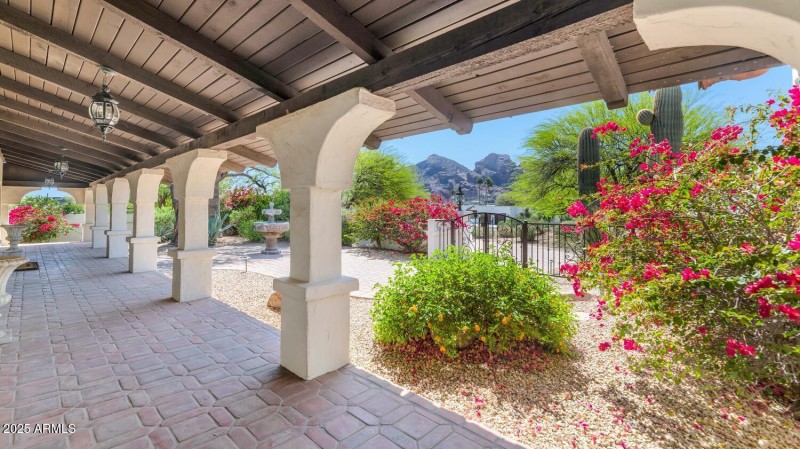 4726 E Sierra Vista Dr
