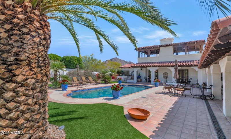 4726 E Sierra Vista Dr-large-020-026-TOD