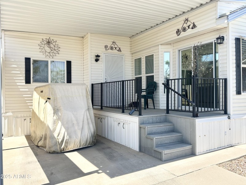 FABULOUS DECK TO ENJOY YOUR VIEWS