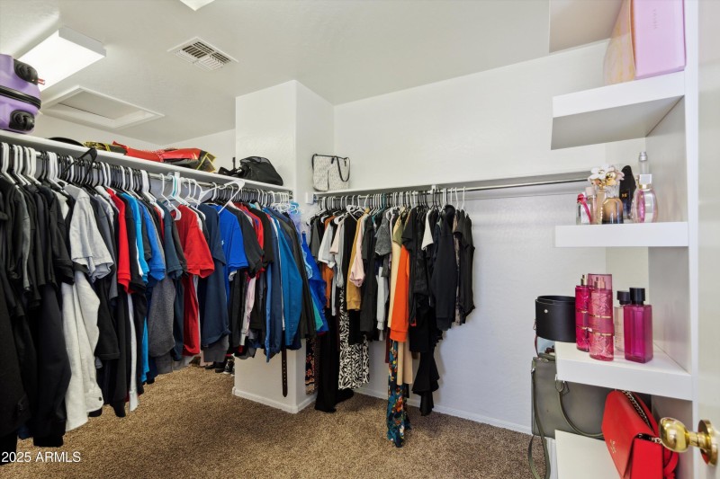 27-Master Closet