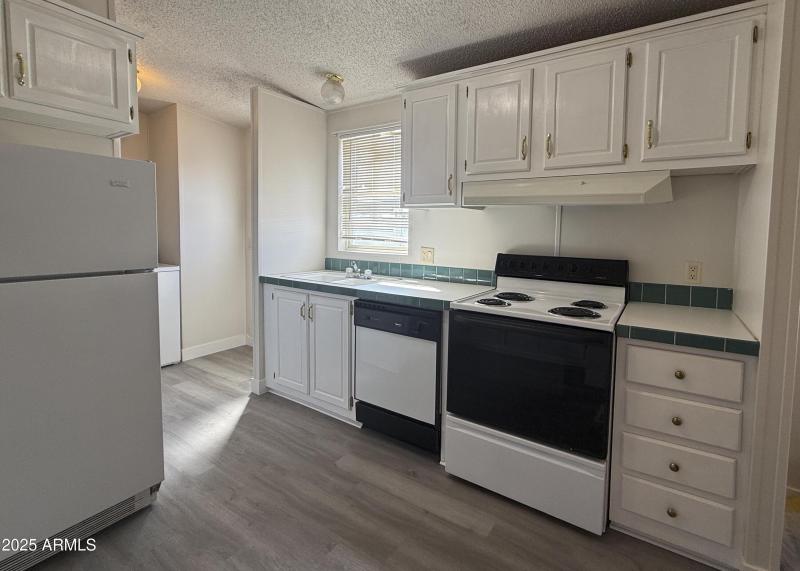 Kitchen098