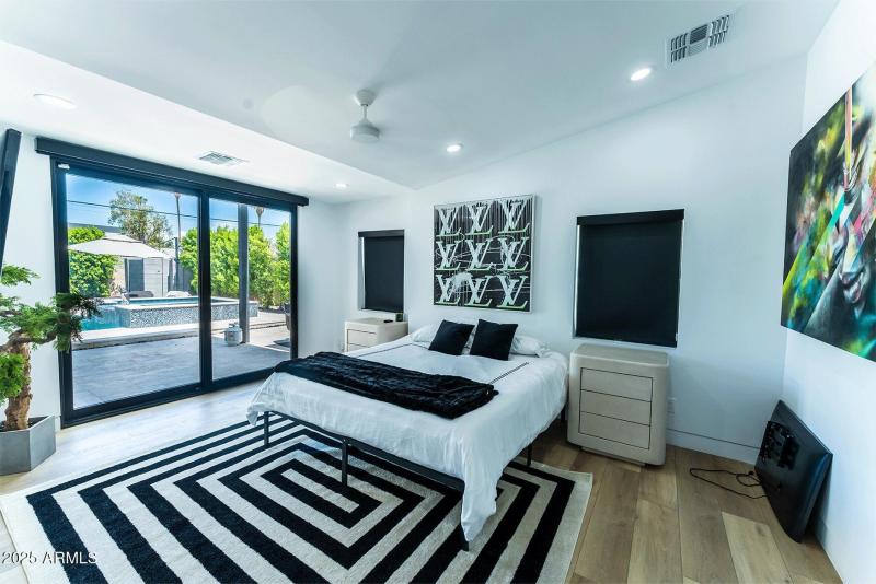 Untitled-1_0033_AKB04766-HDR