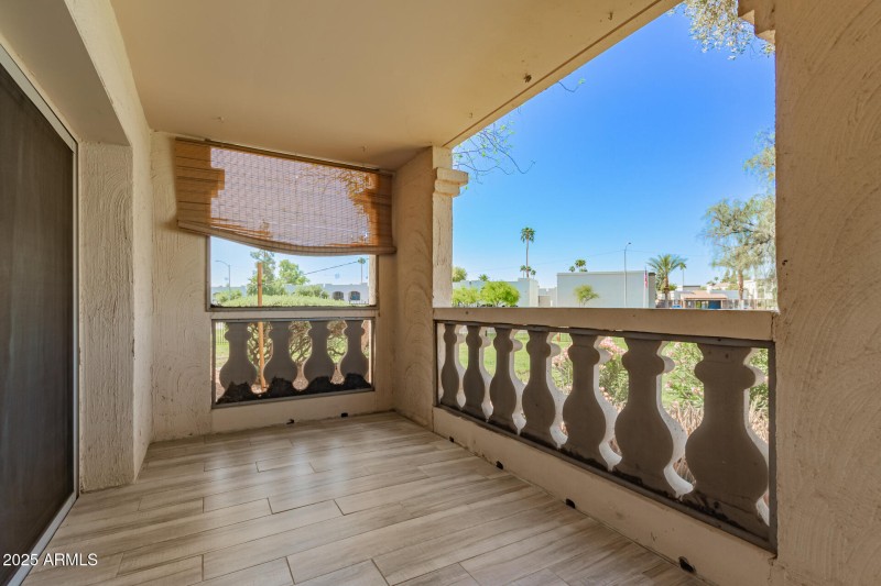 20 - Camelback