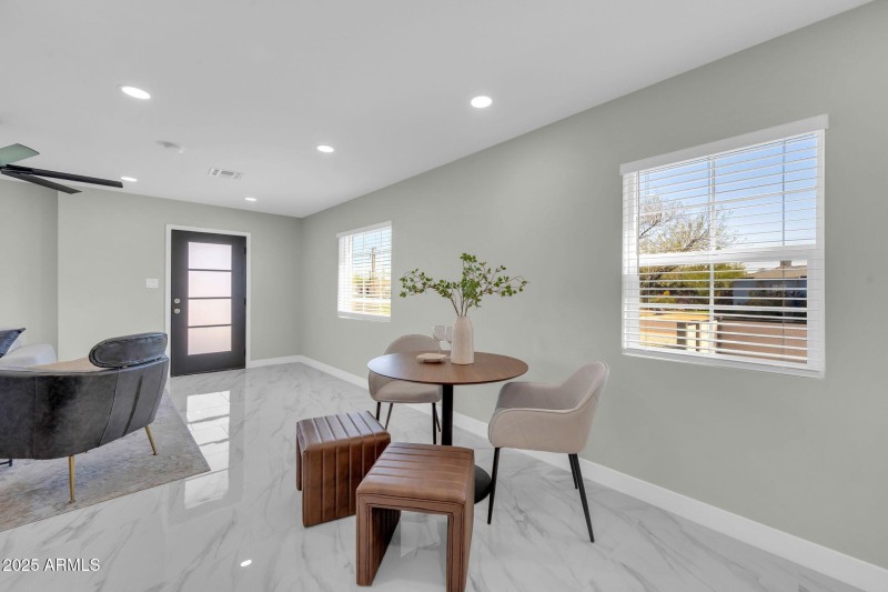 2926 N 16th Ave-9