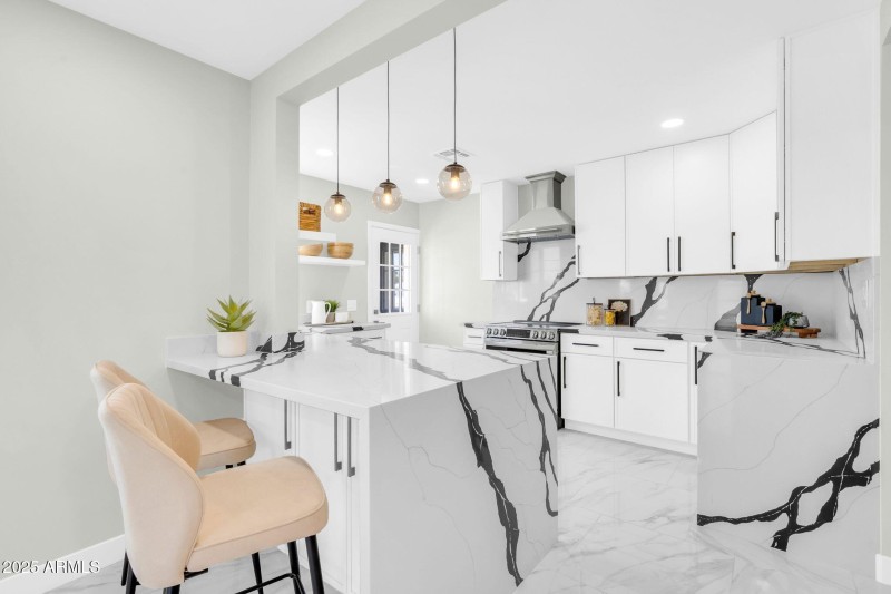 2926 N 16th Ave-19