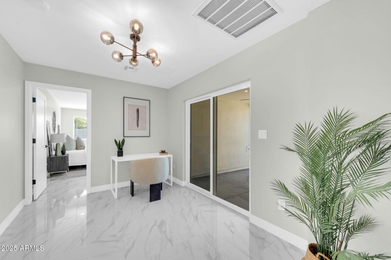 2926 N 16th Ave-36