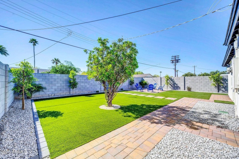 2926 N 16th Ave-45