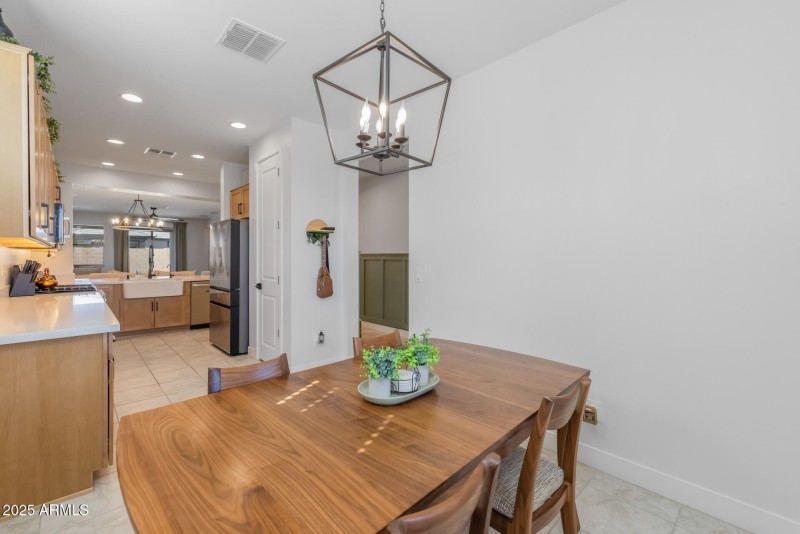 13)KITCHEN