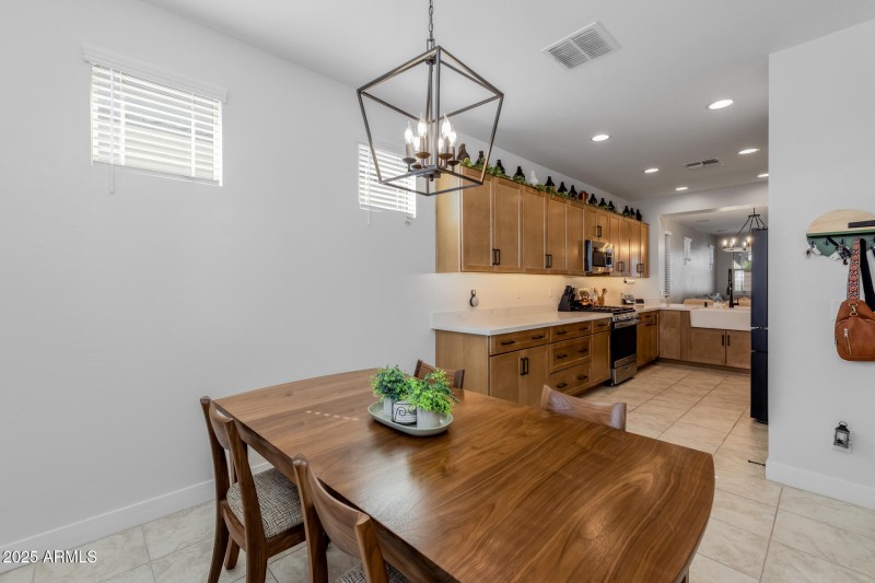14)KITCHEN
