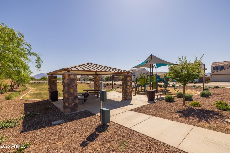 36)COMMUNITY PARK