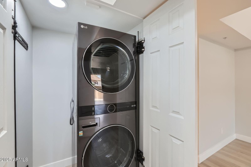 1211 N Miller Rd 224 - Web Quality - 025