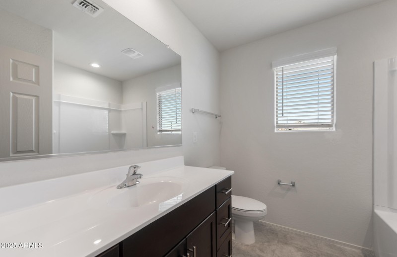18 - Bathroom