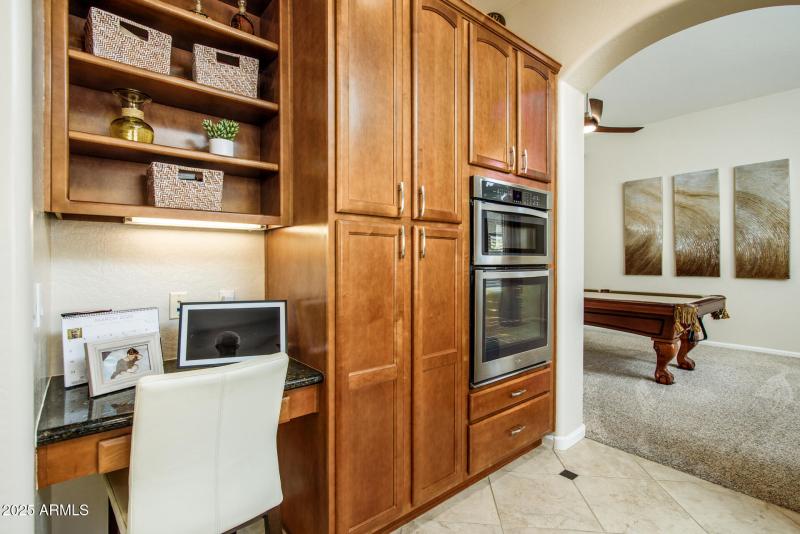 Convenient Desk keeping You Organized