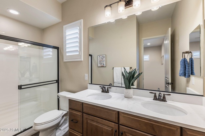 2nd primary bathroom
