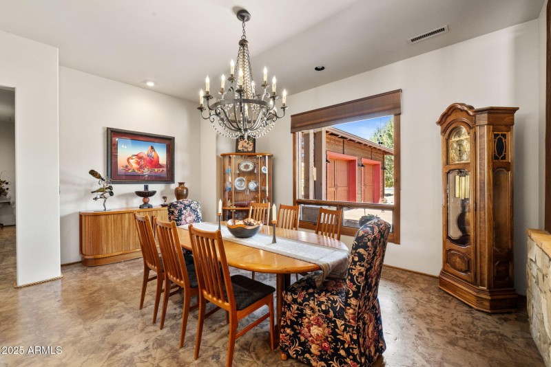 9-Dining Room (1)