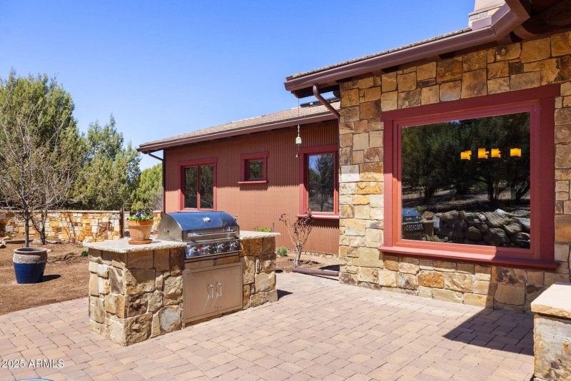 46-Back Patio (3)