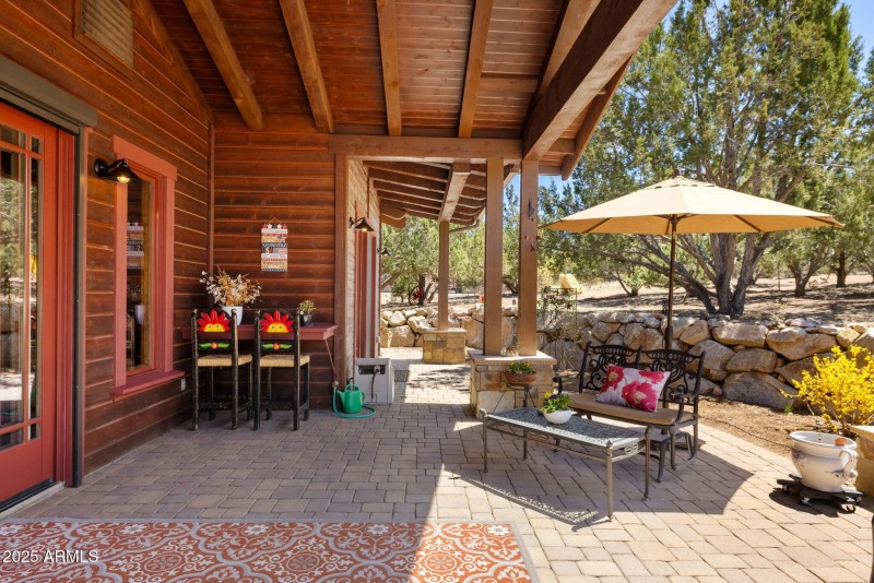 47-Back Patio (4)