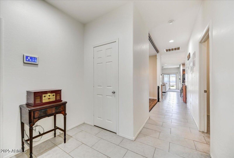06-Foyer II