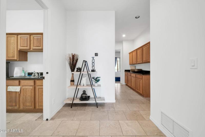 3335 W Carriage Dr-6