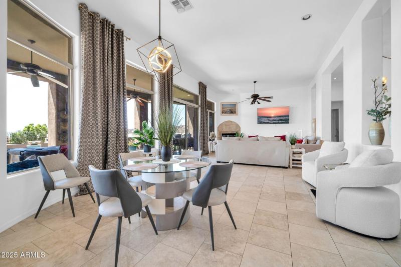 3335 W Carriage Dr-7