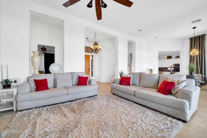 3335 W Carriage Dr-10