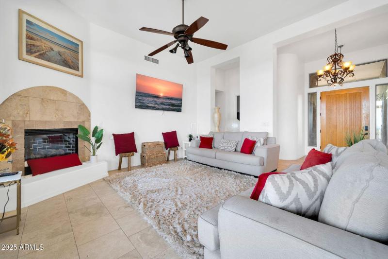 3335 W Carriage Dr-11