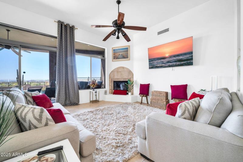 3335 W Carriage Dr-12