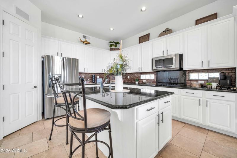 3335 W Carriage Dr-14