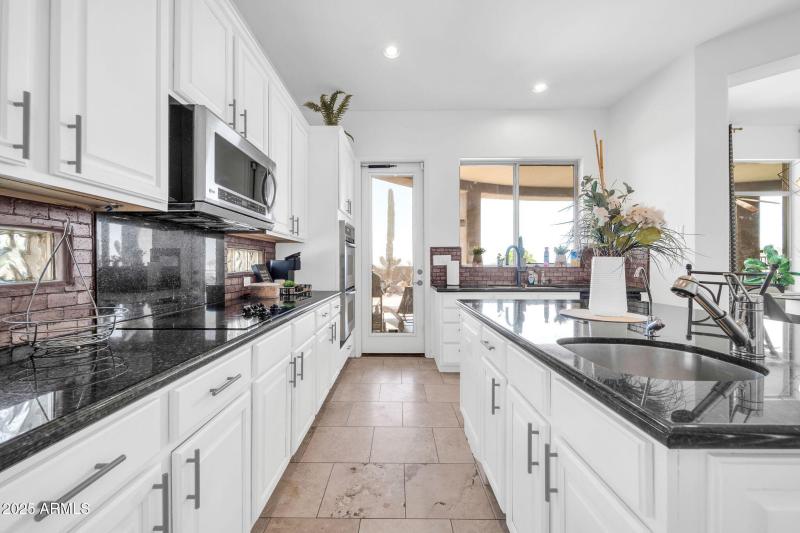 3335 W Carriage Dr-16