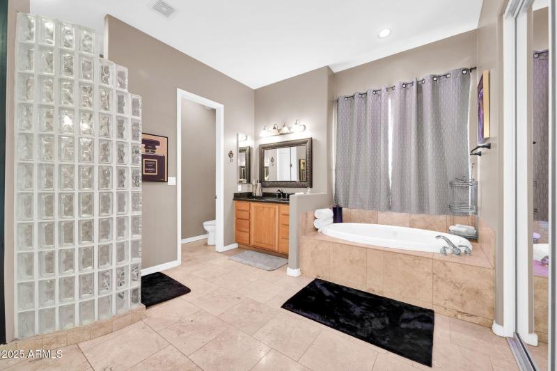 3335 W Carriage Dr-21