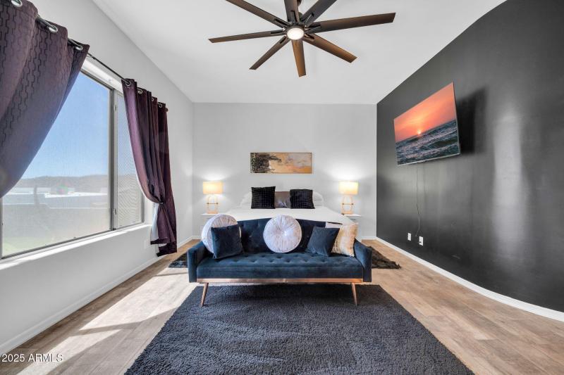 3335 W Carriage Dr-24