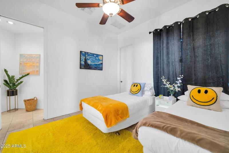 3335 W Carriage Dr-27