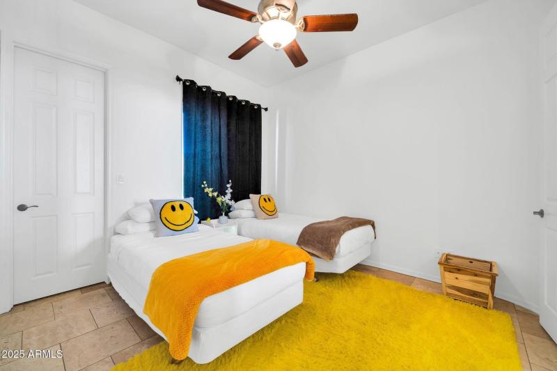 3335 W Carriage Dr-28