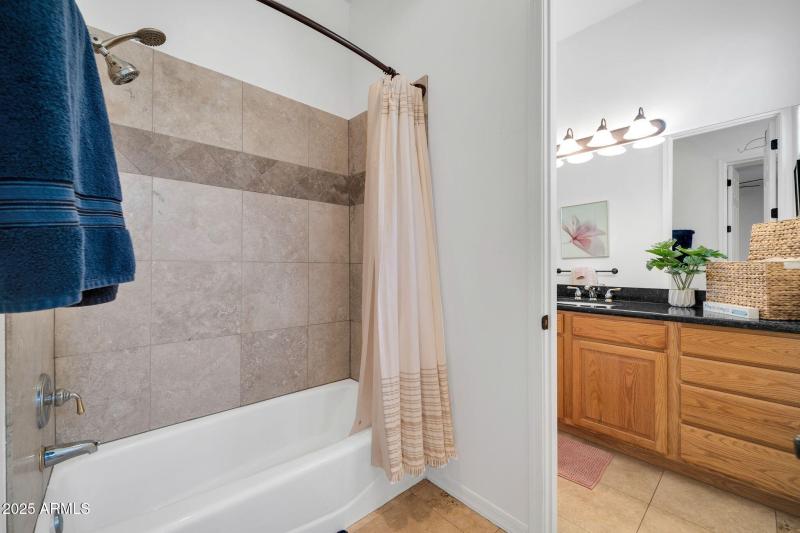 3335 W Carriage Dr-34